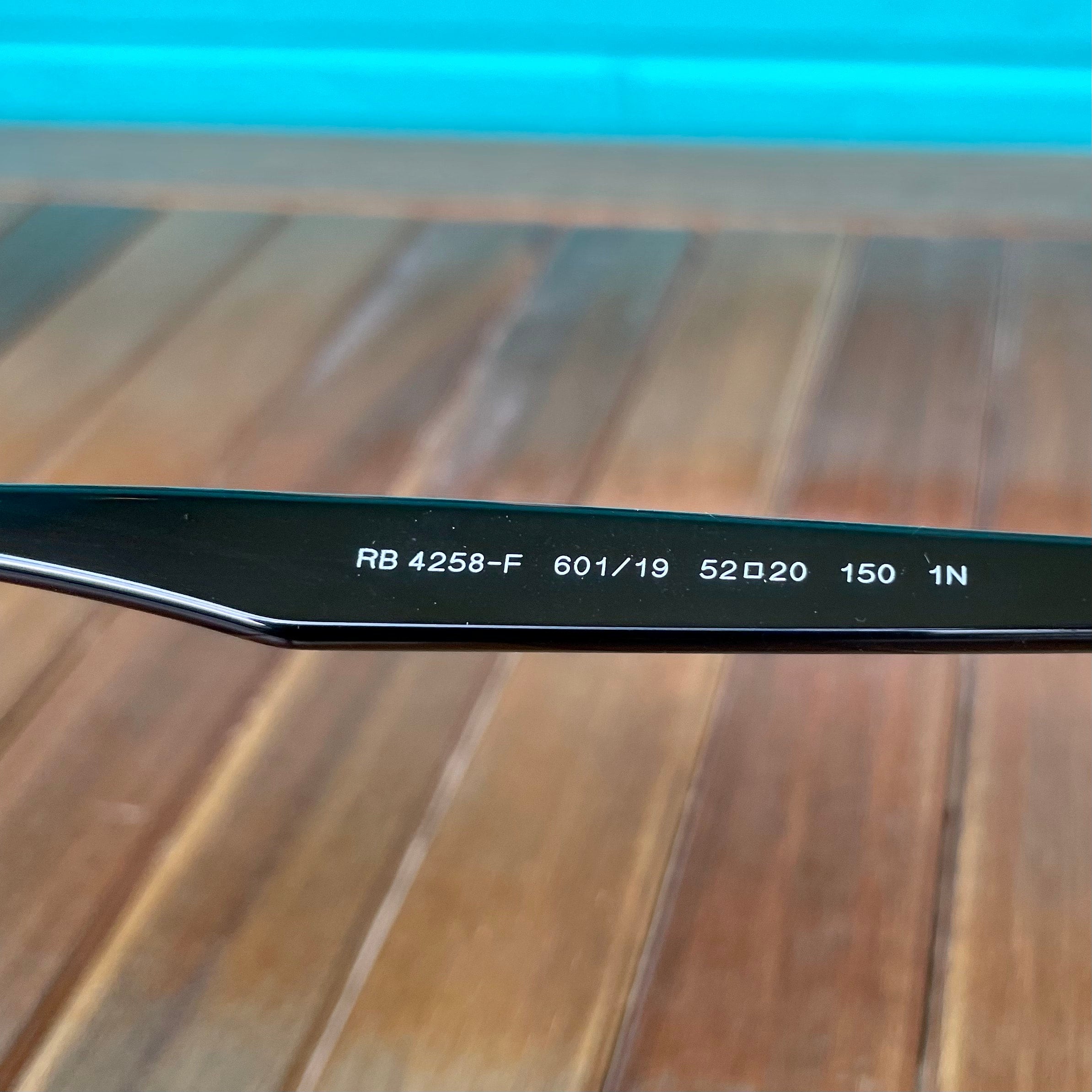 朝倉未来着用　レイバン　RB4258-F 朝倉未来選手着用モデル Ray Ban レイバン RB4258-F 601/19 52ロ
